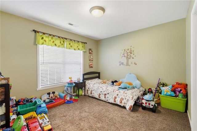 1877 Oakhurst Park Lane, Kernersville, NC 27284