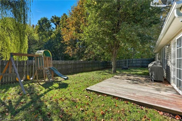 1877 Oakhurst Park Lane, Kernersville, NC 27284