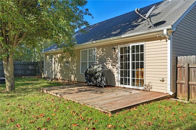 1877 Oakhurst Park Lane, Kernersville, NC 27284