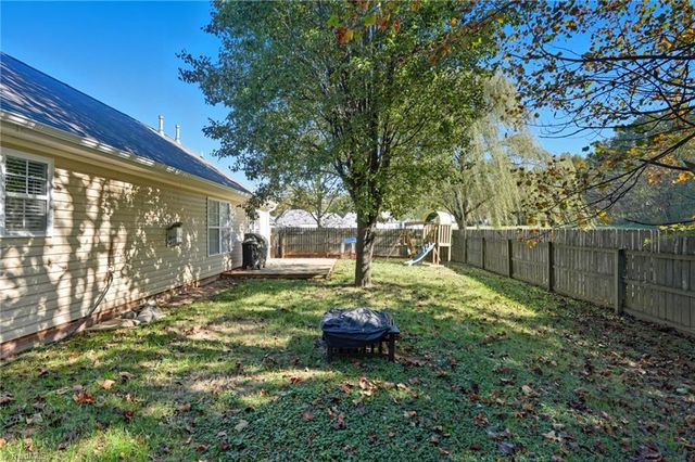 1877 Oakhurst Park Lane, Kernersville, NC 27284