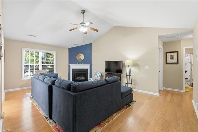 1877 Oakhurst Park Lane, Kernersville, NC 27284