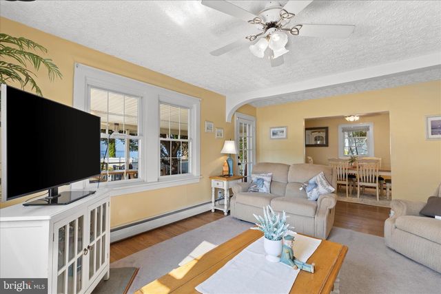 38085 BEACH RD, Coltons Point, MD 20626