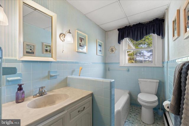 38085 BEACH RD, Coltons Point, MD 20626