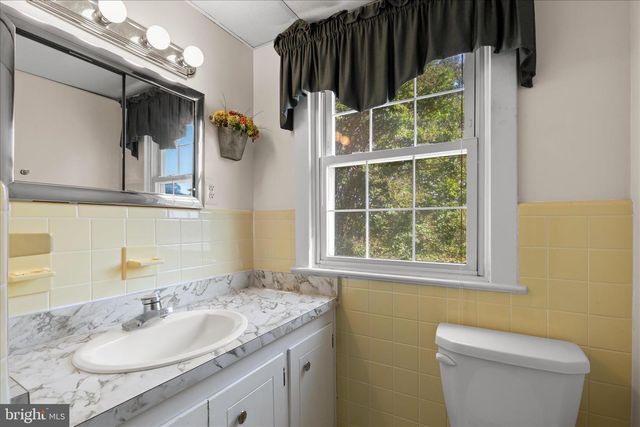 38085 BEACH RD, Coltons Point, MD 20626