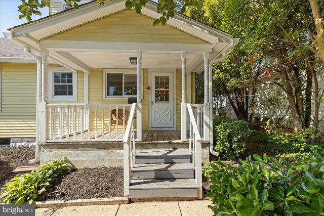 38085 BEACH RD, Coltons Point, MD 20626