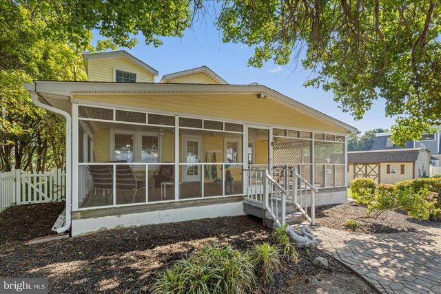 38085 BEACH RD, Coltons Point, MD 20626