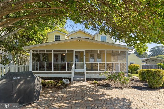 38085 BEACH RD, Coltons Point, MD 20626