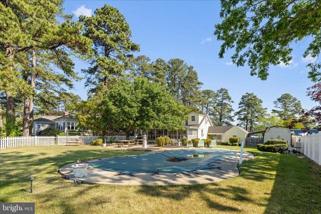 38085 BEACH RD, Coltons Point, MD 20626