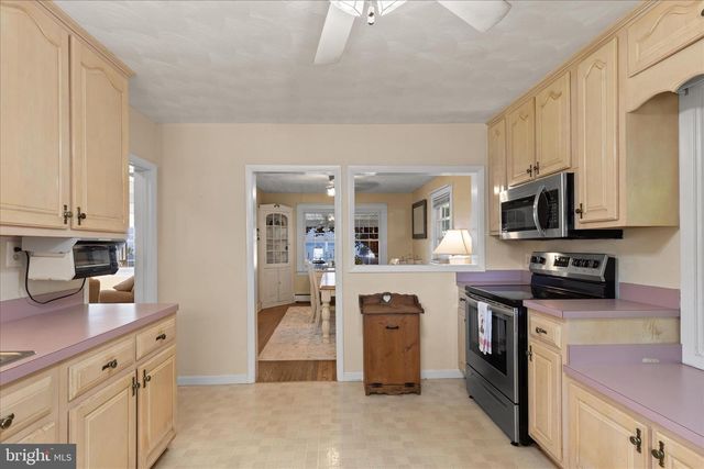 38085 BEACH RD, Coltons Point, MD 20626