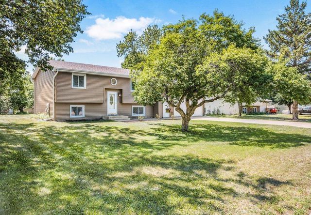 1808 W River Street, Monticello, MN 55362