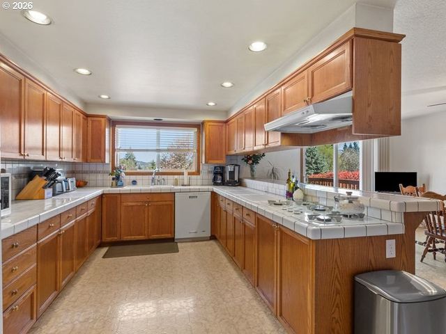 4684 Se CONCORD Rd, Milwaukie, OR 97267