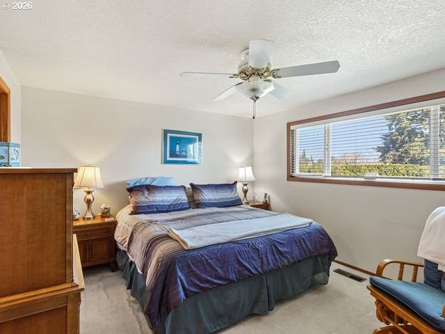 4684 Se CONCORD Rd, Milwaukie, OR 97267