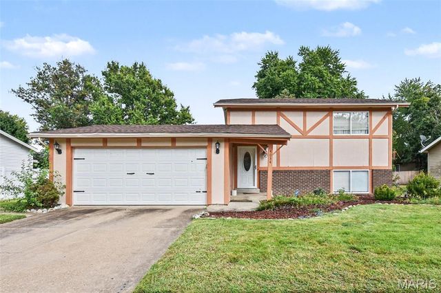 4034 Hounds Hill Drive, Florissant, MO 63034