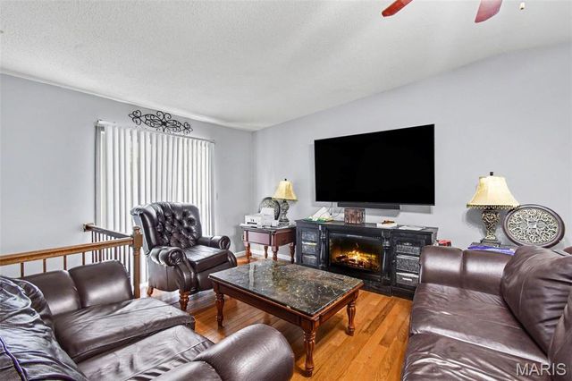 4034 Hounds Hill Drive, Florissant, MO 63034