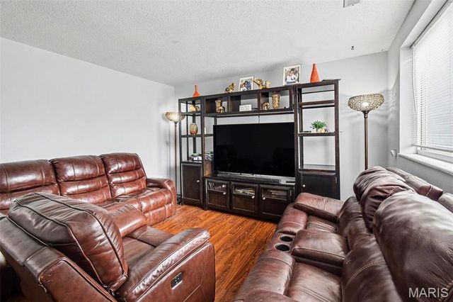 4034 Hounds Hill Drive, Florissant, MO 63034