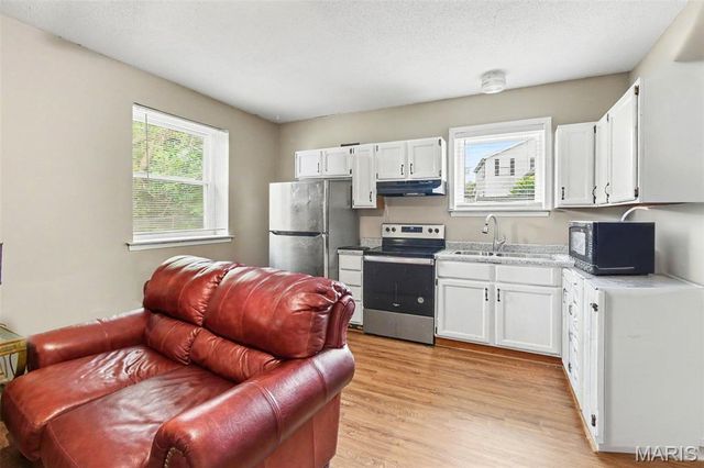 4034 Hounds Hill Drive, Florissant, MO 63034