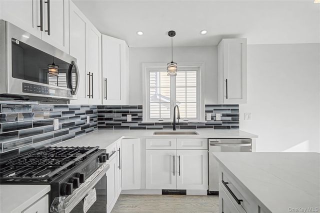 25 Clinton Street, Middletown, NY 10940