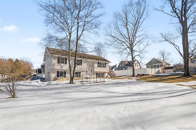 25 Clinton Street, Middletown, NY 10940