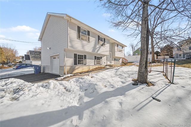 25 Clinton Street, Middletown, NY 10940