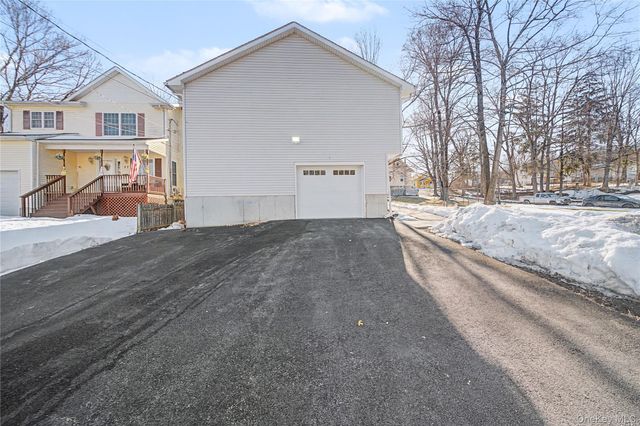 25 Clinton Street, Middletown, NY 10940