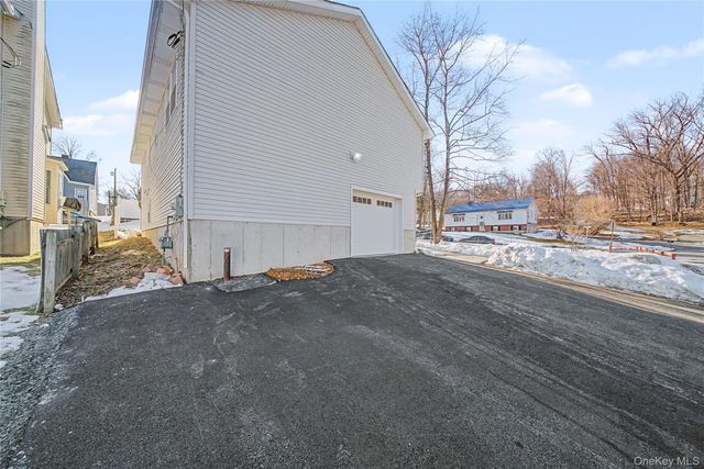 25 Clinton Street, Middletown, NY 10940