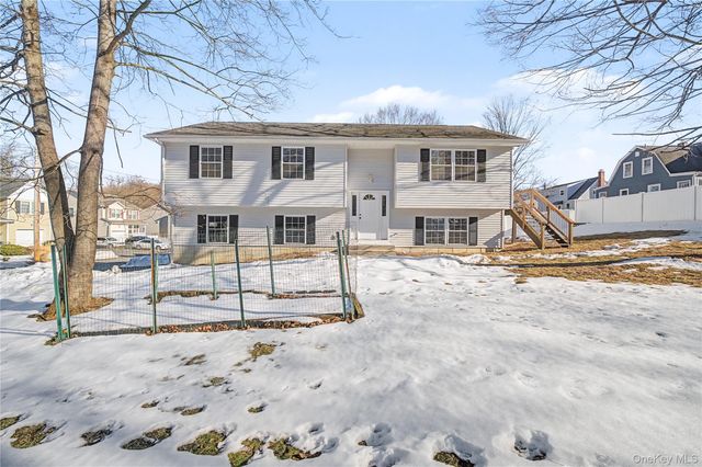 25 Clinton Street, Middletown, NY 10940