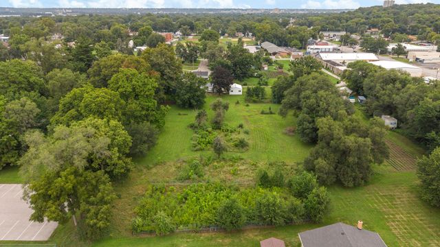 943 28th Avenue, Rock Island, IL 61201