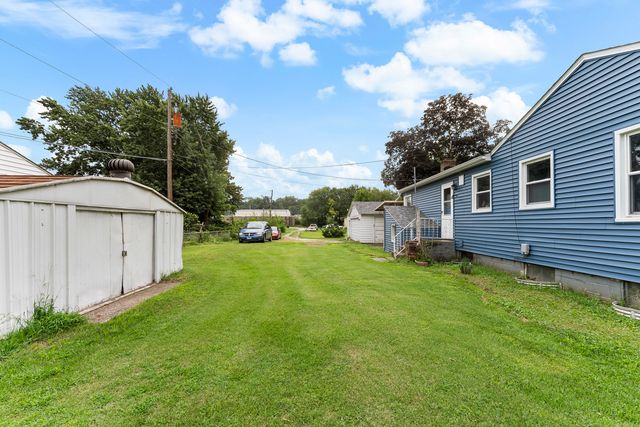 943 28th Avenue, Rock Island, IL 61201