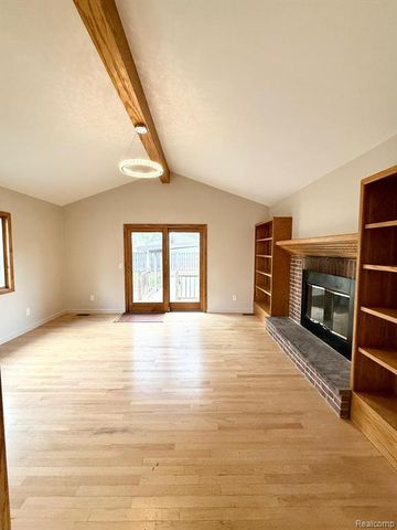 24522 Hass Street, Dearborn Heights, MI 48127