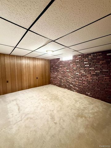 24522 Hass Street, Dearborn Heights, MI 48127