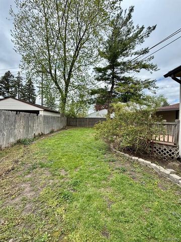 24522 Hass Street, Dearborn Heights, MI 48127