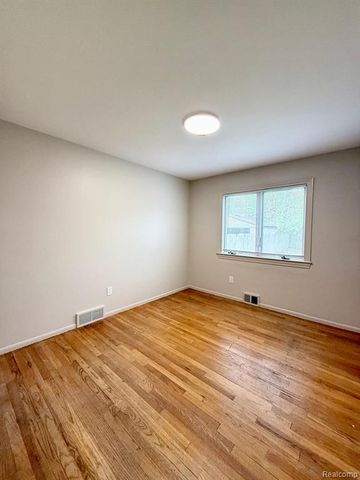 24522 Hass Street, Dearborn Heights, MI 48127