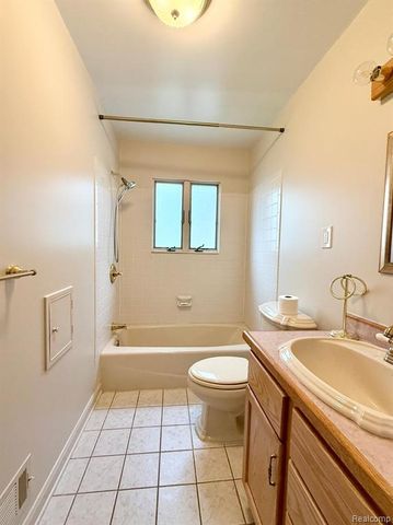 24522 Hass Street, Dearborn Heights, MI 48127