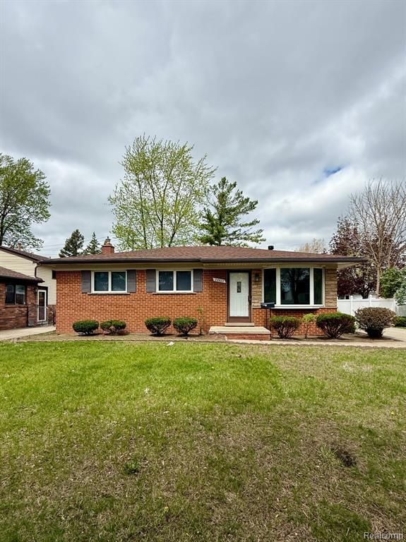 24522 Hass Street, Dearborn Heights, MI 48127