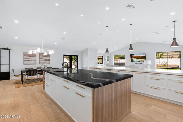 3842 E SAN MIGUEL Avenue, Paradise Valley, AZ 85253