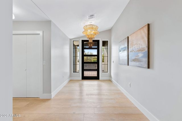 3842 E SAN MIGUEL Avenue, Paradise Valley, AZ 85253