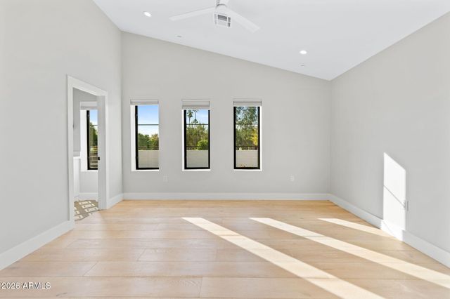 3842 E SAN MIGUEL Avenue, Paradise Valley, AZ 85253