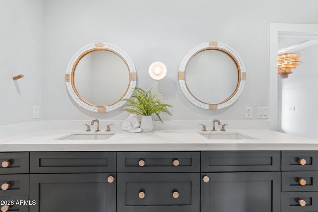 3842 E SAN MIGUEL Avenue, Paradise Valley, AZ 85253