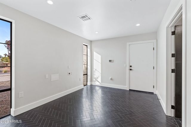 3842 E SAN MIGUEL Avenue, Paradise Valley, AZ 85253