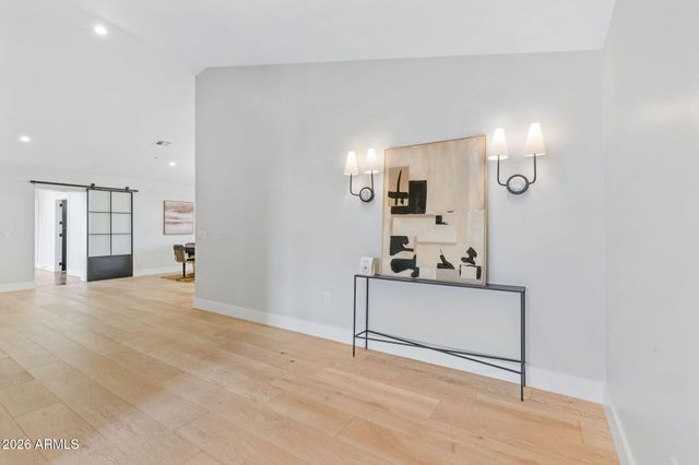 3842 E SAN MIGUEL Avenue, Paradise Valley, AZ 85253