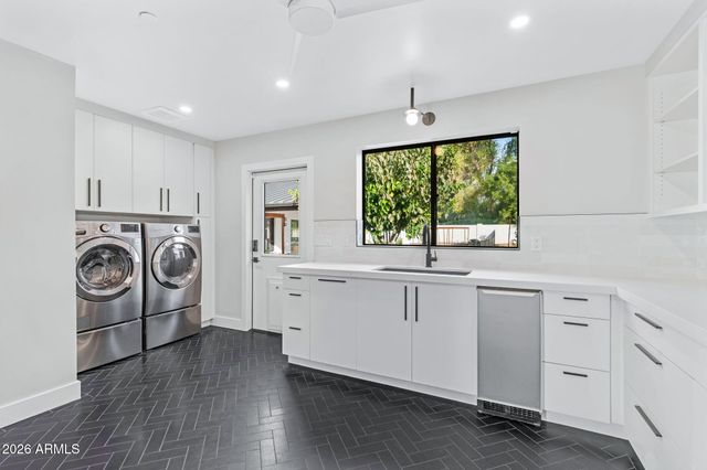 3842 E SAN MIGUEL Avenue, Paradise Valley, AZ 85253