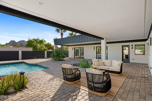 3842 E SAN MIGUEL Avenue, Paradise Valley, AZ 85253