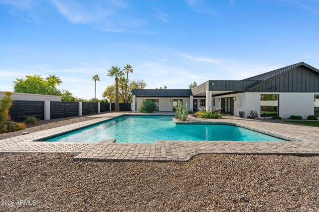 3842 E SAN MIGUEL Avenue, Paradise Valley, AZ 85253