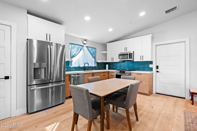 3842 E SAN MIGUEL Avenue, Paradise Valley, AZ 85253