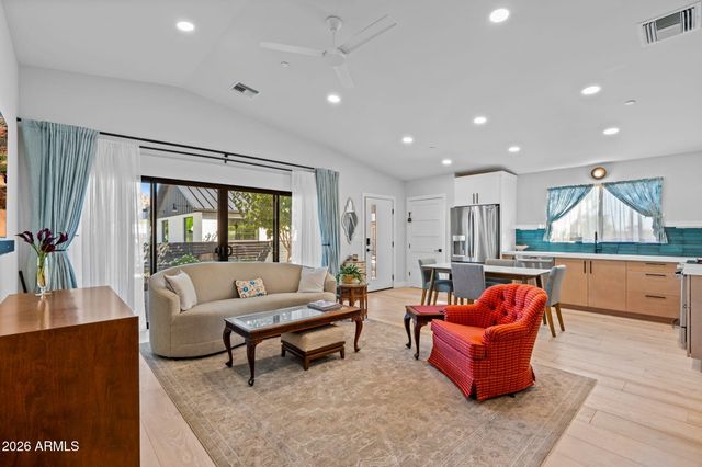 3842 E SAN MIGUEL Avenue, Paradise Valley, AZ 85253