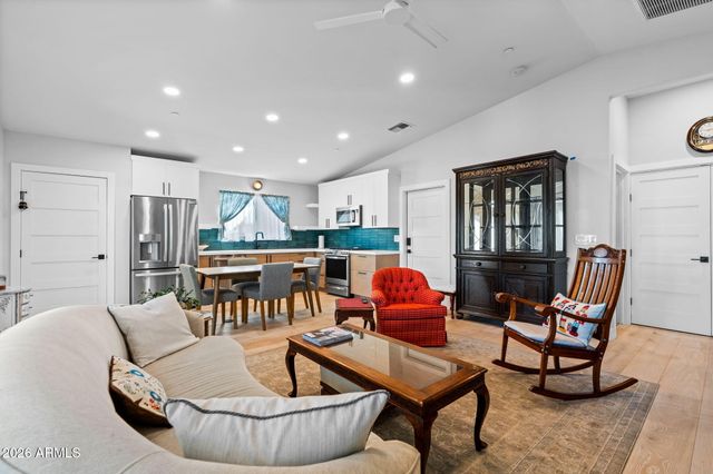 3842 E SAN MIGUEL Avenue, Paradise Valley, AZ 85253