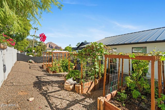 3842 E SAN MIGUEL Avenue, Paradise Valley, AZ 85253