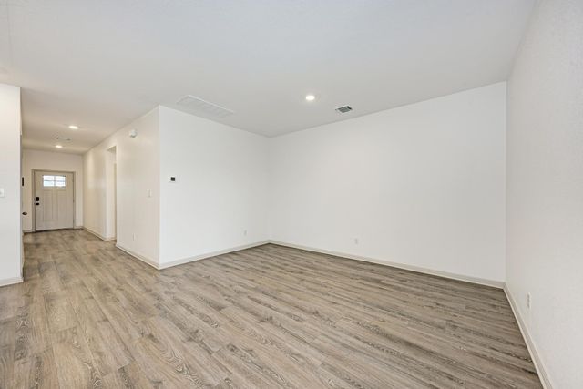 1002 Austin Bayou DR, Hutto, TX 78634