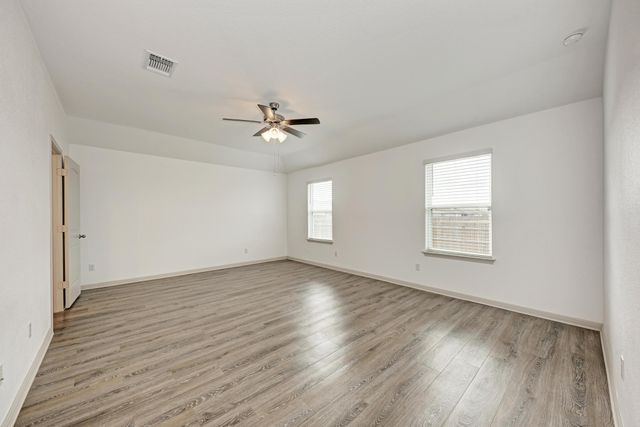 1002 Austin Bayou DR, Hutto, TX 78634