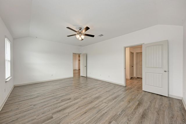 1002 Austin Bayou DR, Hutto, TX 78634